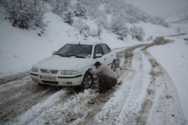 رانندگان در محورهای کوهستانی تجهیزات زمستانی داشته باشند