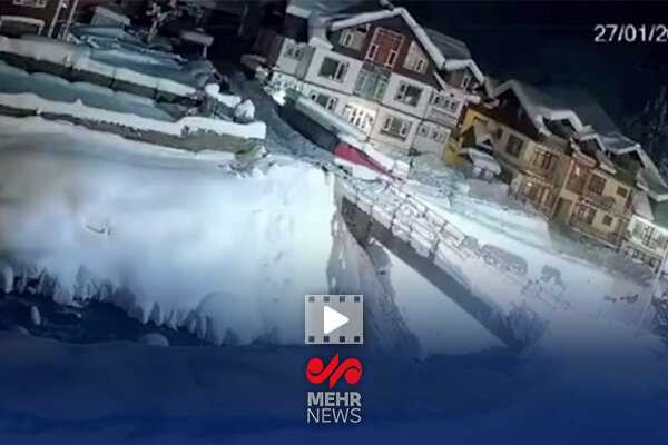 لحظه وحشتناک سقوط بهمن در کشمیر هند