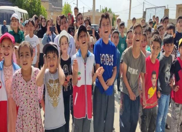 حضور تماشاخانه سیار کانون پرورش فکری در روستاهای کردستان
