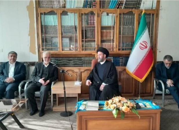 مومنی:اختیارات کامل به استان‌ها واگذار می‌شود