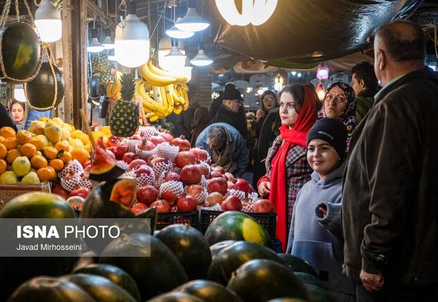 بازار یزد زیر ذره‌بین نظارت‌ها/کمبودی برای شب یلدا نداریم
