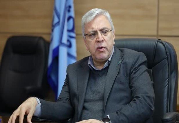 رئیس دانشگاه شهید بهشتی: استاد باید صمیمی باشد، اما با مرز حرفه‌ای