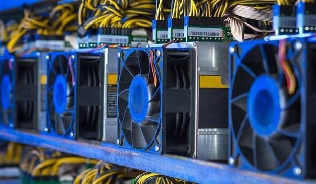 کشف و ضبط ۱۳۲۰ دستگاه ماینر غیرمجاز در اهواز