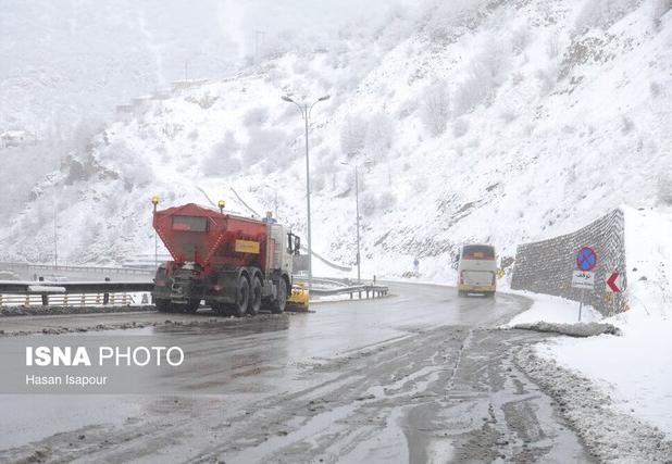 گردنه گله بادوش مسدود است / بازگشایی گردنه، بعد از پایداری شرایط جوی