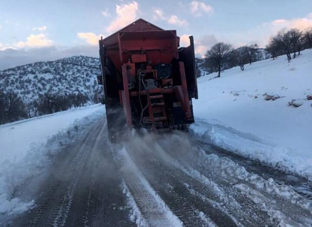 دشتی پور: ۷۷۲ کیلومترباند از جاده‌های ایلام برف‌روبی شد