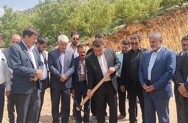 مراسم کلنگ زنی مدرسه ۶ کلاسه روستای تلخدان در بویراحمد