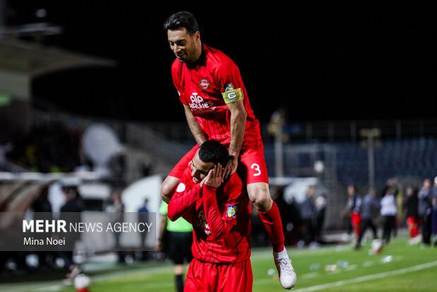 دوئل غیرمستقیم دو بازیکن پرسپولیس و تراکتور برای بردن دلِ قلعه نویی