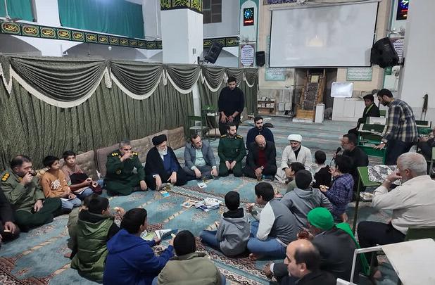 مسئولان یزد در پایگاه های مقاومت بسیج حضور یافتند