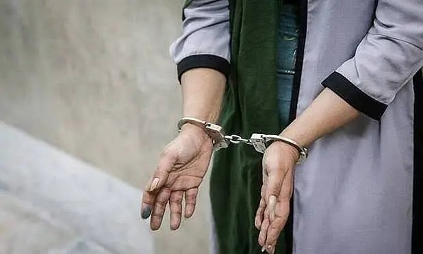 زن نظافتچی، ۲۰۰ گرم طلا سرقت کرد