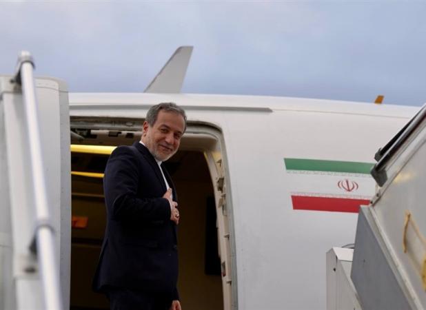 عراقچی عازم اسلام‌آباد شد