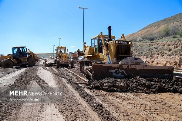 ایمن سازی محور کلاردشت -عباس آباد در دست انجام است