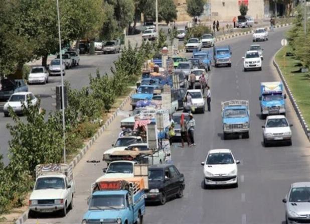 جمع‌آوری سدمعبر در معابر اصلی شیراز/ تخلفات را گزارش دهید
