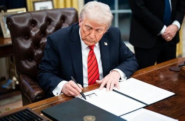 نطق جنجالی و تازه ترامپ علیه بایدن و هریس