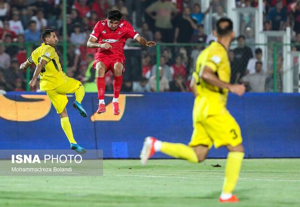 فجرسپاسی در نیمه نخست پرسپولیس را متوقف کرد