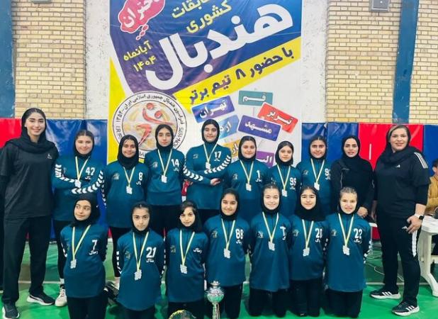 هندبال آمل درمسیر احیا / نائب‌قهرمانی دختران نوجوان آملی درمسابقات قهرمانی کشور