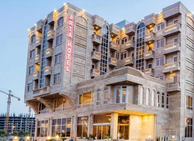 بهترین زمان سفر به قشم برای دریافت بیشترین تخفیف هتل