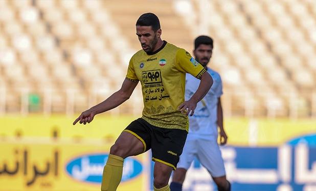 بازیکن سپاهان از بازی با پرسپولیس محروم شد