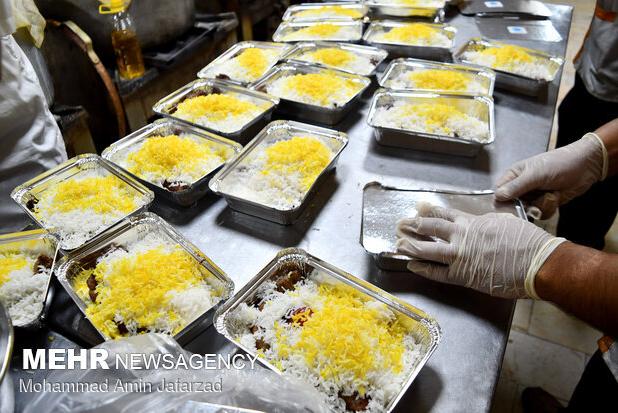پویش «طعام علوی» با توزیع ۸۰ هزار پرس غذای گرم در بوشهر اجرا شد