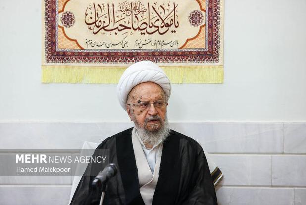 آیت الله مکارم شیرازی:بایدبه ازدواج، اشتغال و مسکن جوانان توجه جدی شود