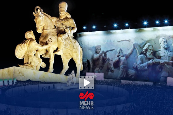 سروری: مجسمه زانو زدن امپراتور روم نماد برتری ملت ایران است