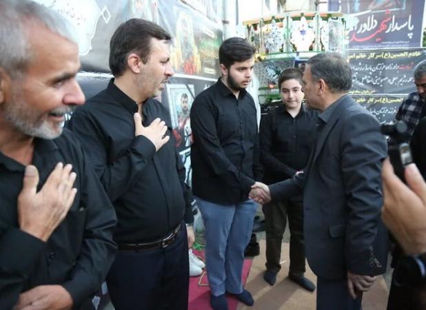 حضور استاندار زنجان در منزل خانواده شهدای حمله رژیم صهیونیستی