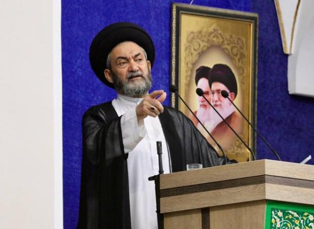 تصویب قانون اختصاص ارز به واردات خودرو مغایر شعار سال است