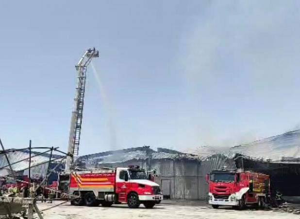 مهار سریع آتش‌سوزی انبار دانه‌های روغنی در بندر امام خمینی