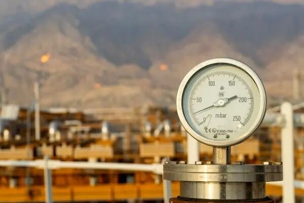 از تکذیب بنزین سه نرخی تا آغاز پروژه‌های خورشیدی