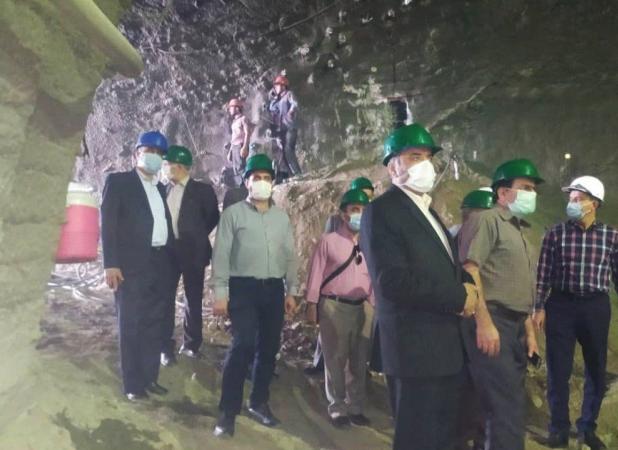 تسریع عملیات روسازی مسیر قطار برقی مشهد-گلبهار