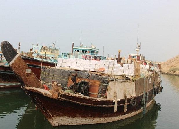 ۲ شناور حامل قاچاق در آب‌های استان بوشهر توقیف شدند