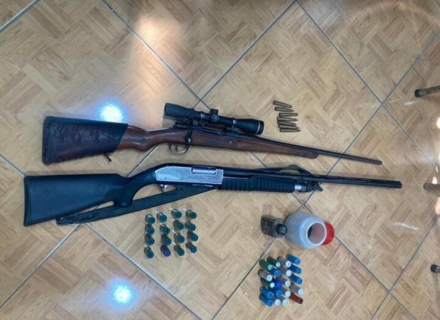 دستگیری ۲ شکارچی در مجن شاهرود؛ اسلحه غیر مجاز و گوشت شکار کشف شد