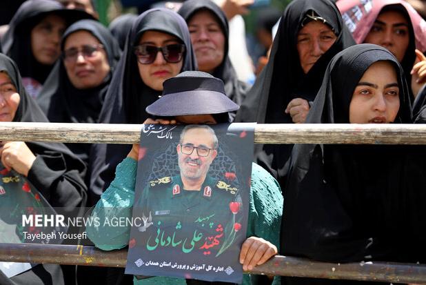 وداع باشکوه همدانی‌ها با پیکر شهید شادمانی