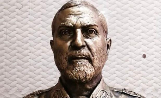 نصب تندیس سردار شهید همدانی در تهران 