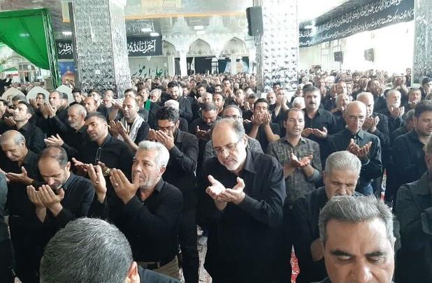 اقامه نماز ظهر عاشورا در امام زاده سیدحمزه کاشمر 