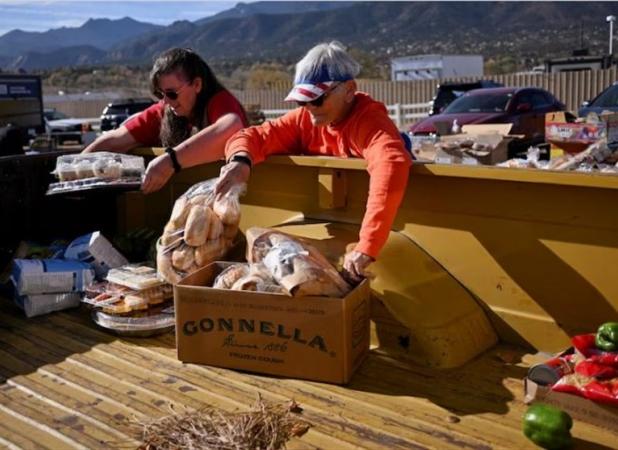 دیوان عالی به دولت آمریکا اجازه داد بخشی از بودجه کمک‌های غذایی را مسدود کند
