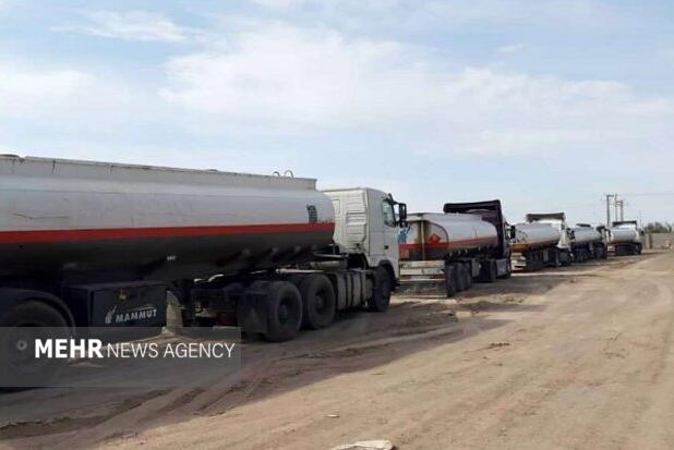 کامیون‌های حامل ۶۴ هزار لیتر فرآورده نفتی قاچاق در توقیف پلیس پارسیان