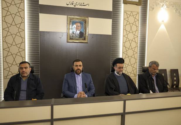 استاندار فارس: همراهی مجلس و دستگاه قضا برای حل مشکلات معیشتی مردم ضروری است