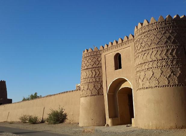 پناه گاه جاده ادویه به قطب گردشگری کویر شهداد تبدیل شد
