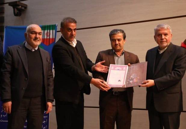 سند مالکیت کاخ «آپادانا» اهدا شد 