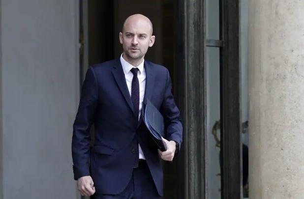 فرانسه، تحریم فعالان قوانین دیجیتال اروپا را محکوم کرد