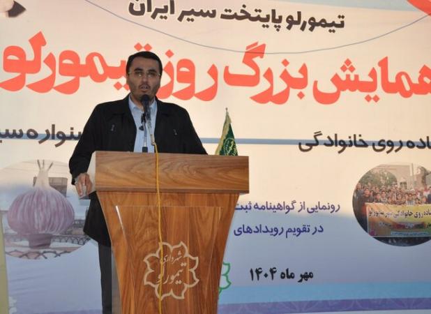 متفکرآزاد: توسعه آذربایجان، محرک رونق اقتصادی کشور است