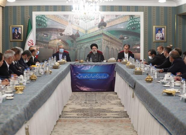دیدار آیت الله رئیسی با فعالان بخش خصوصی درترکمستان
