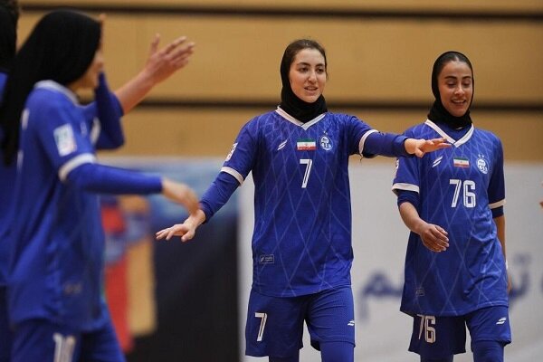 استقلال صدرنشین ماند / فولاد و نفت آبادان در جمع مدعیان