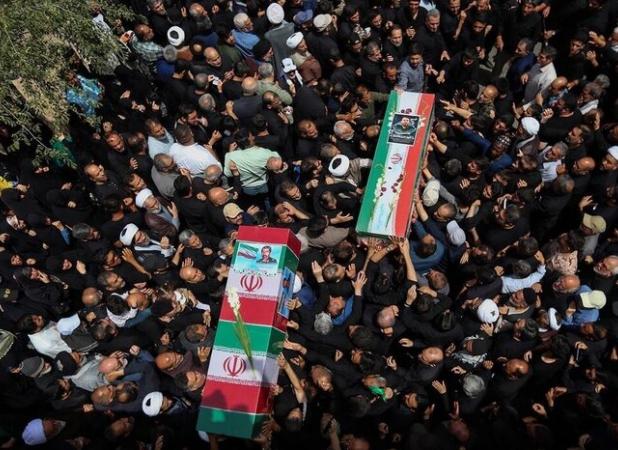 کاروان پرستوها در آسمان داغ کاشان؛ وداع حماسی با هفت شهید آسمانی