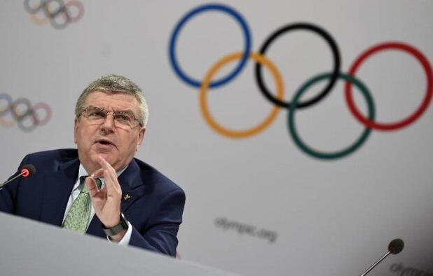 دفاع رییس کمیته المپیک از بوکسور جنجالی/ الجزایر شکایت کرد