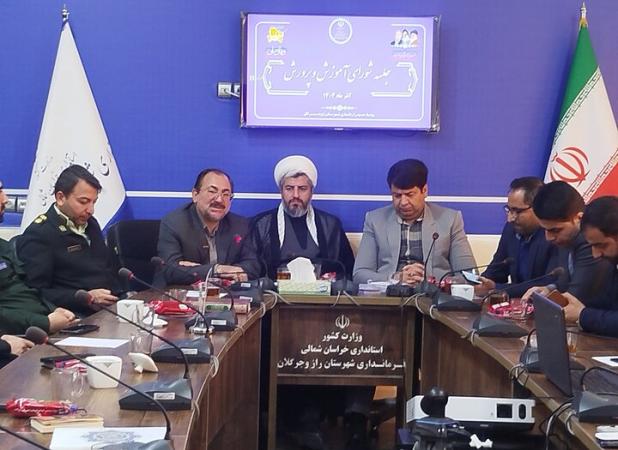 پاکمهر: عوامل فرهنگی و خانوادگی در شکل‌گیری هویت دانش‌آموزان مؤثرند