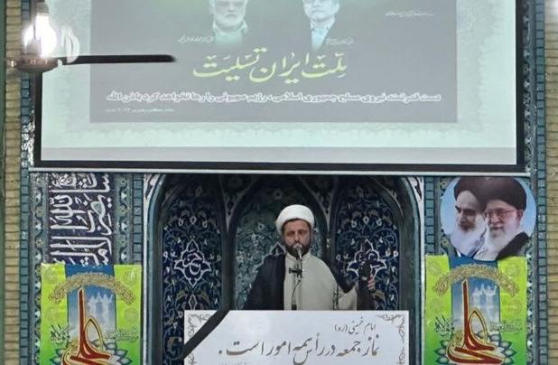 باید همگام با رهبری و در مسیر ولایت حرکت کرد