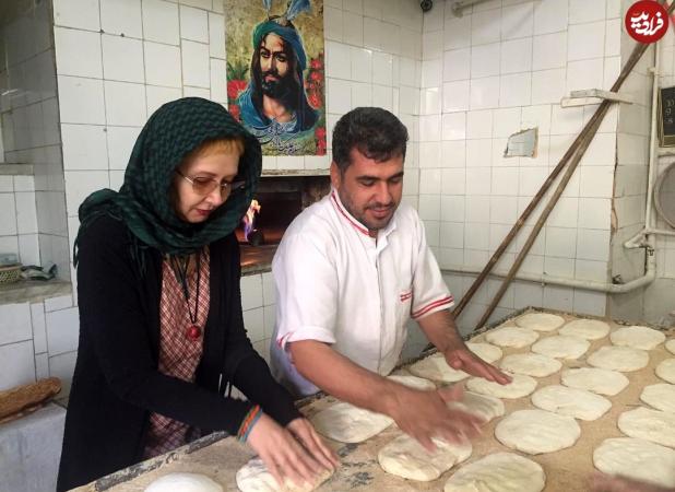 زلیخای سریال یوسف پیامبر در حال پخت نان در نانوایی