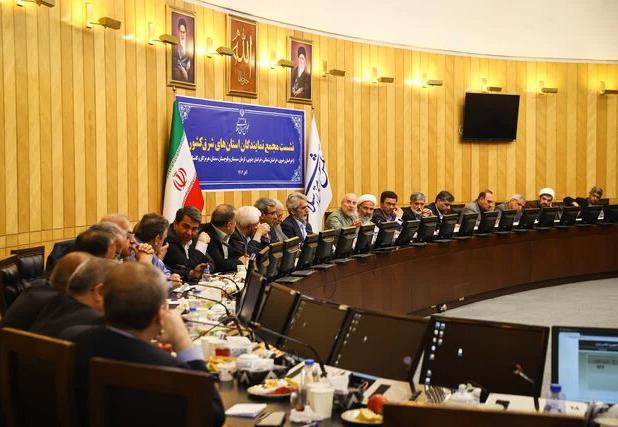 اختیارات استانداران به ویژه در شورای معادن افزایش یابد/ برای انتقال کالا از سواحل عمان به ریل و بزرگراه نیاز است