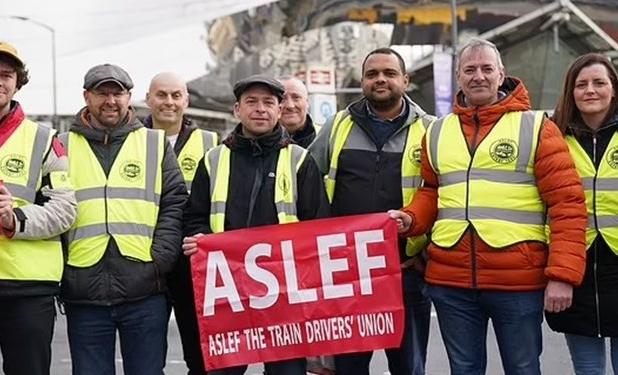 اعتصاب بخش راه‌آهن انگلیس در آستانه سال نو میلادی